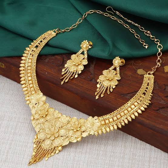 23 carat gold necklace